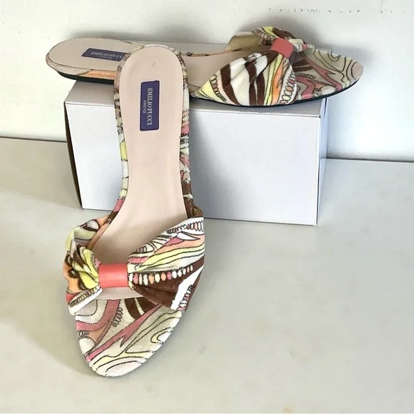 Sz. 7.5 Emilio Pucci Terry Shoes - Picture 9 of 17
